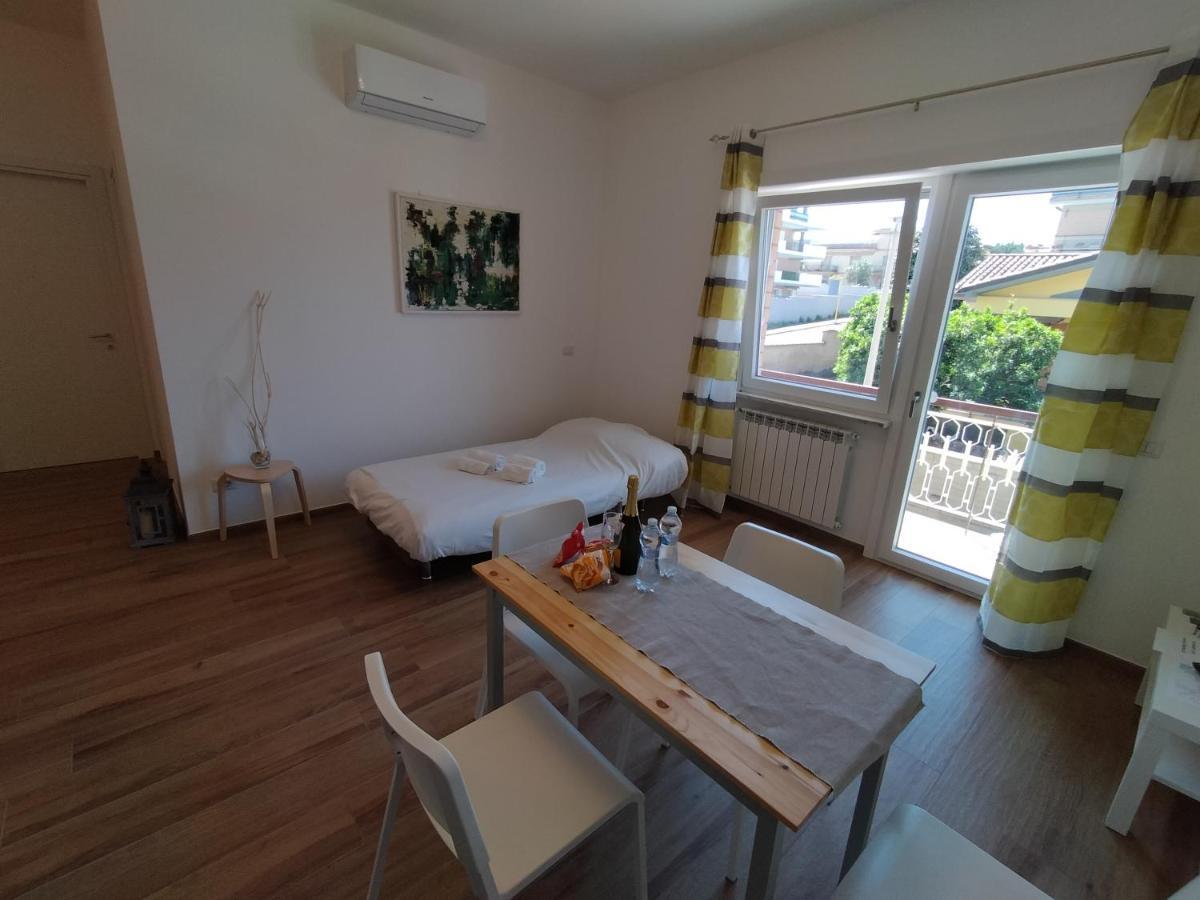 Apartmán Viriamo House Roma Acilia Exteriér fotografie